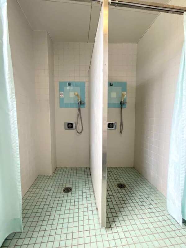 シャワールーム